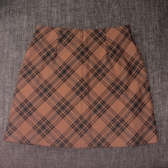 Aritiza Wilfred size 2 classic mini skirt plaid in dark brown and black - Picture 2 of 6